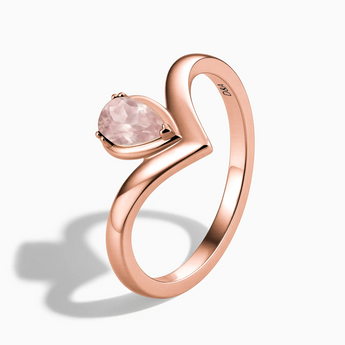 18KT Rose Gold Vermeil Pear Rose Quartz V Band Ring - Chevron Side View