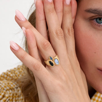 18KT Yellow Gold Vermeil Asymmetrical Moonstone and Black Onyx Vintage Ring Archipelago Model Shot