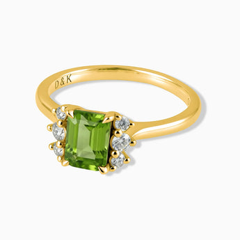18KT Yellow Gold Vermeil Baguette Peridot Ring – Seraph Front View