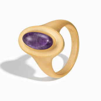 18KT Yellow Gold Vermeil Chunky Oval Amethyst Sandblasted Ring - The Zenith Side View