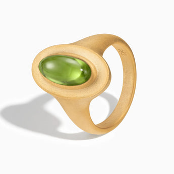 18KT Yellow Gold Vermeil Chunky Oval Peridot Sandblasted Ring - The Zenith Side View