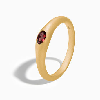 18KT Yellow Gold Vermeil Oval Garnet Sandblasted Ring - Essence Side View