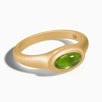 18KT Yellow Gold Vermeil Oval Peridot Sandblasted Ring - The Horizon Front View