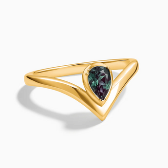18KT Yellow Gold Vermeil Pear Alexandrite V Band Ring - Chevron Front View