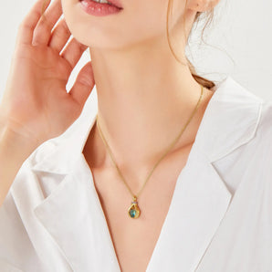 18KT Yellow Gold Vermeil Raw Labradorite Cradle Necklace - Guardian Hands Model Shot