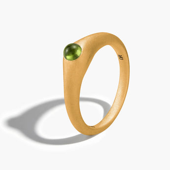 18KT Yellow Gold Vermeil Round Peridot Sandblasted Dome Ring - Morning Frost Side View