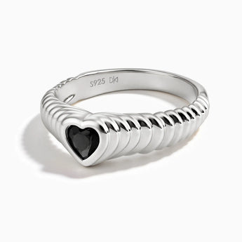 925 Sterling Silver Heart Black Onyx Fluted Ring - Coeur Fold Front View