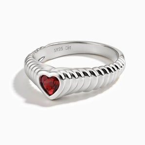 925 Sterling Silver Heart Garnet Fluted Ring - Coeur Fold Front View