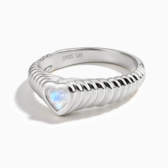 925 Sterling Silver Heart Moonstone Fluted Ring - Coeur Fold Front View