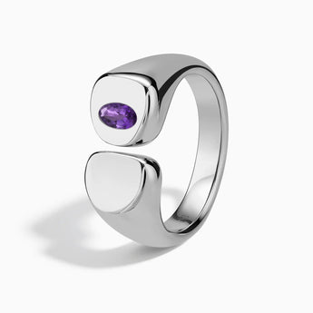 925 Sterling Silver Oval Amethyst Signet Ring - Close at Hand Side View