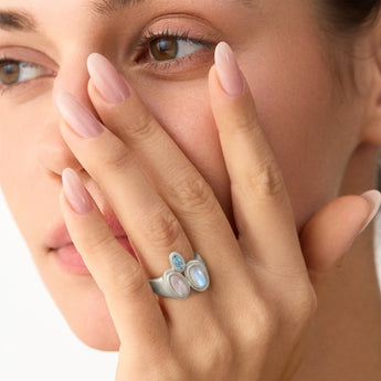 Asymmetrical Moonstone & Rose Quartz Vintage Ring - Archipelago 925 Sterling Model Shot