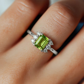 Baguette Peridot Ring – Seraph 925 Sterling Silver Wearing Diagram