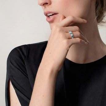 Heart Labradorite & Moonstone Arc Ring - Crescent Line 925 Sterling Silver Model Shot