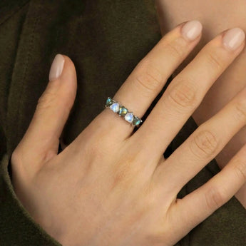 Heart Labradorite & Moonstone Arc Ring - Crescent Line 925 Sterling Silver Wearing Diagram
