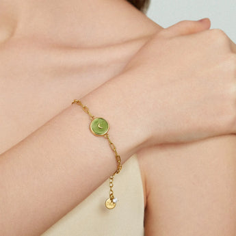 Round Peridot Paperclip Bracelet - Solo Moon 18KT Yellow Gold Vermeil Model Shot